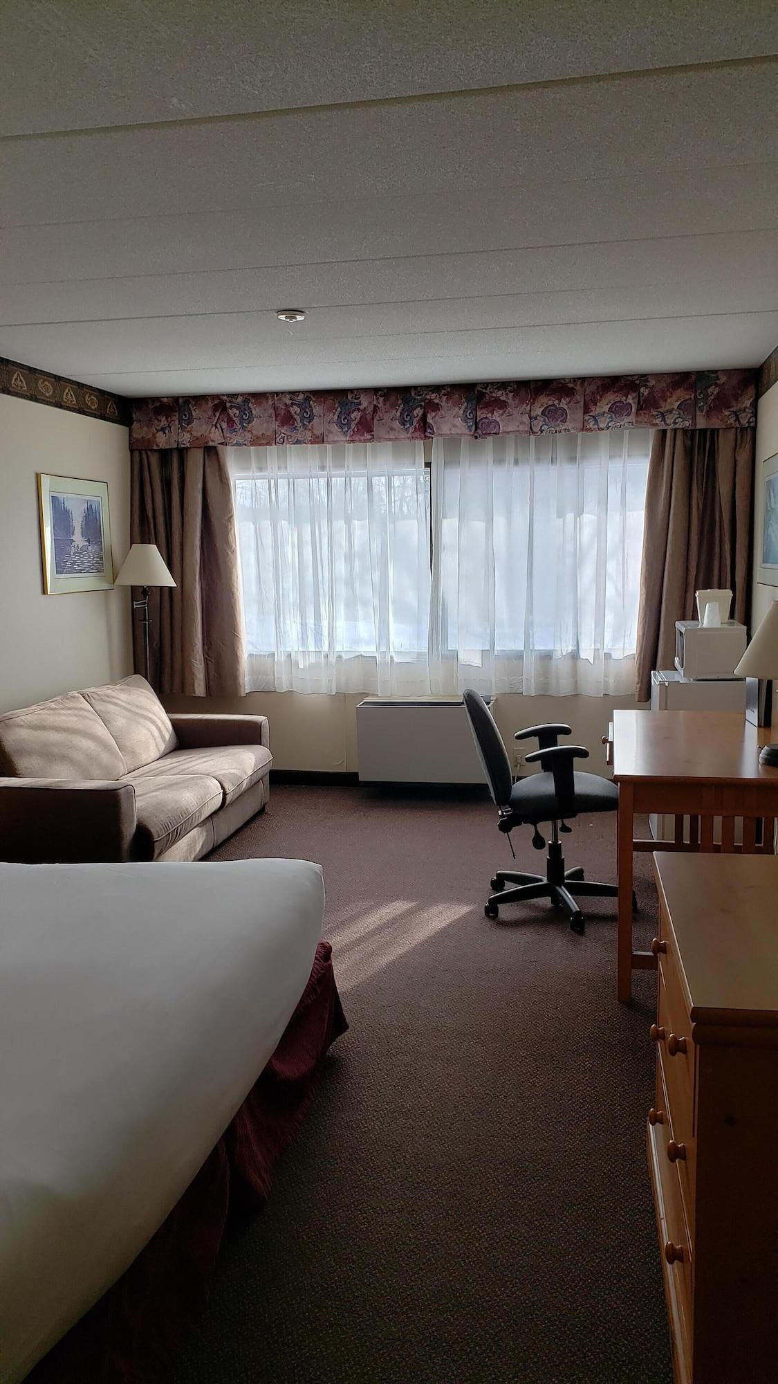 Ramada By Wyndham Pinewood Park Resort North Bay Buitenkant foto