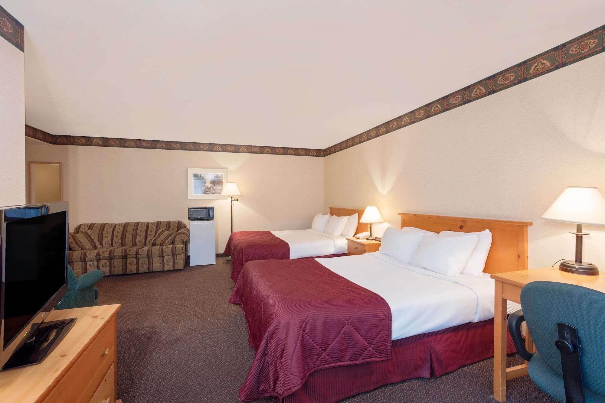 Ramada By Wyndham Pinewood Park Resort North Bay Buitenkant foto
