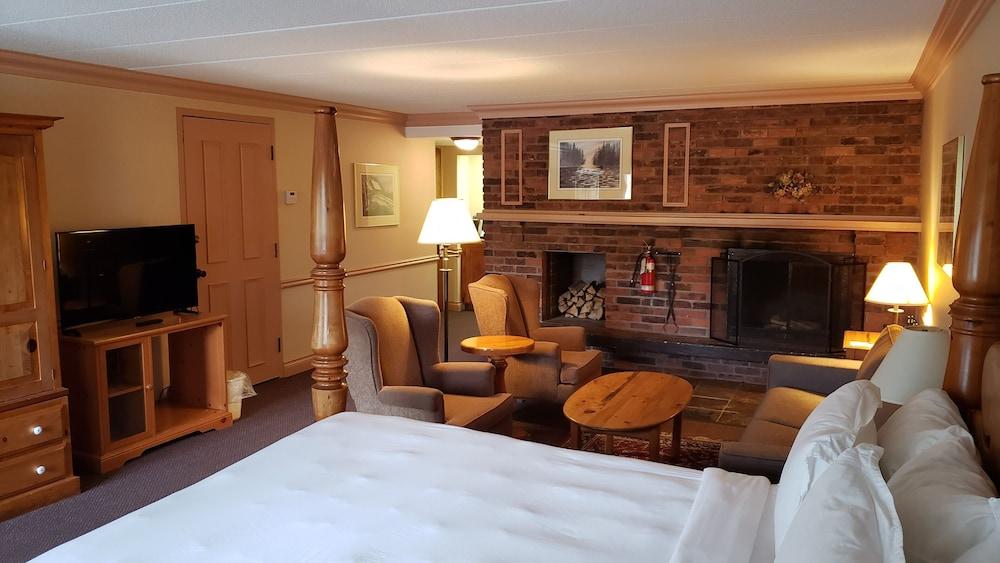 Ramada By Wyndham Pinewood Park Resort North Bay Buitenkant foto
