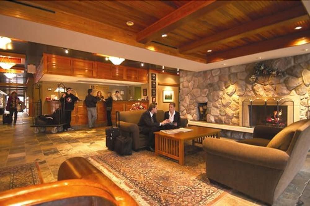 Ramada By Wyndham Pinewood Park Resort North Bay Interieur foto
