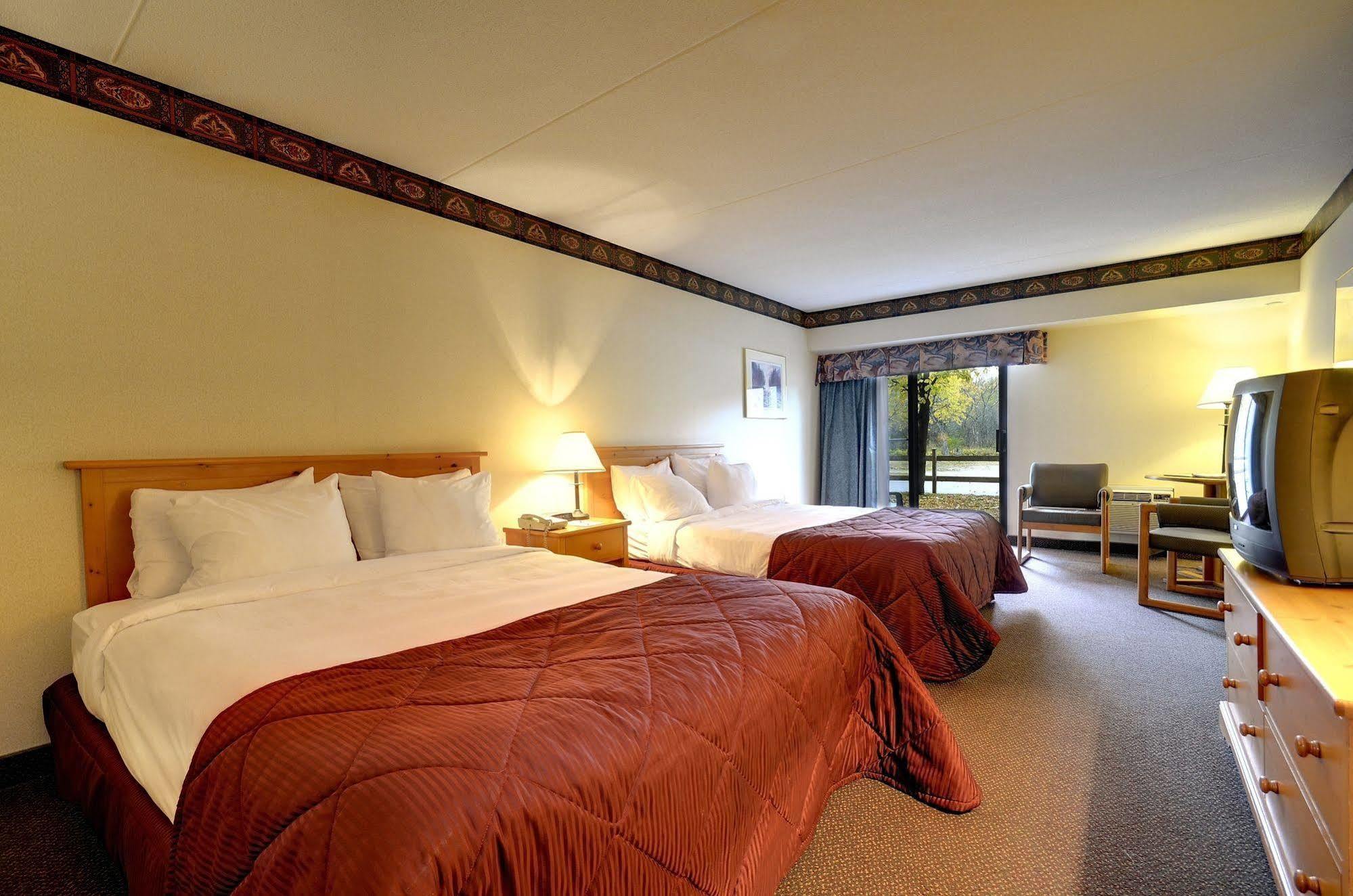 Ramada By Wyndham Pinewood Park Resort North Bay Kamer foto