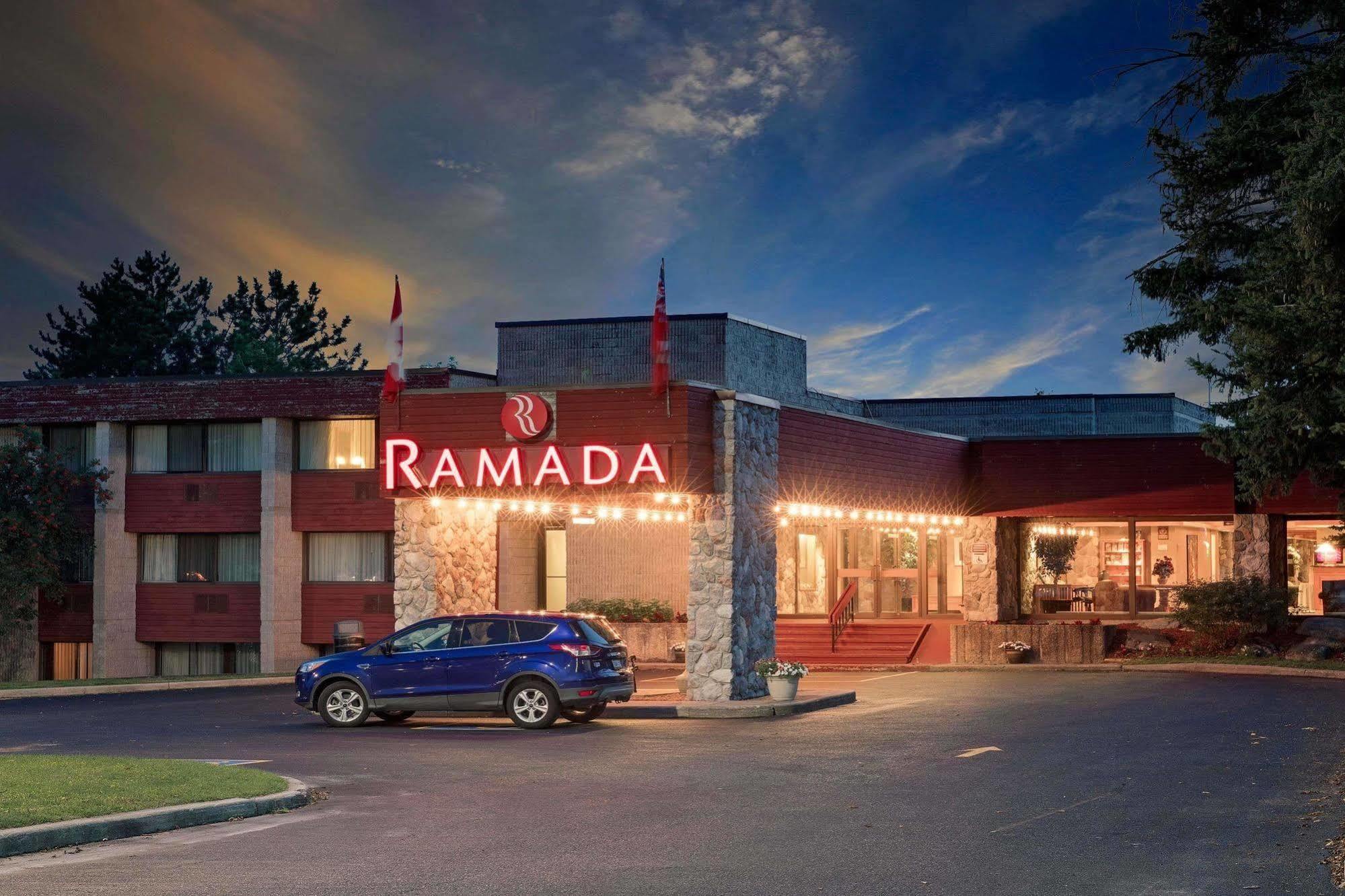 Ramada By Wyndham Pinewood Park Resort North Bay Buitenkant foto
