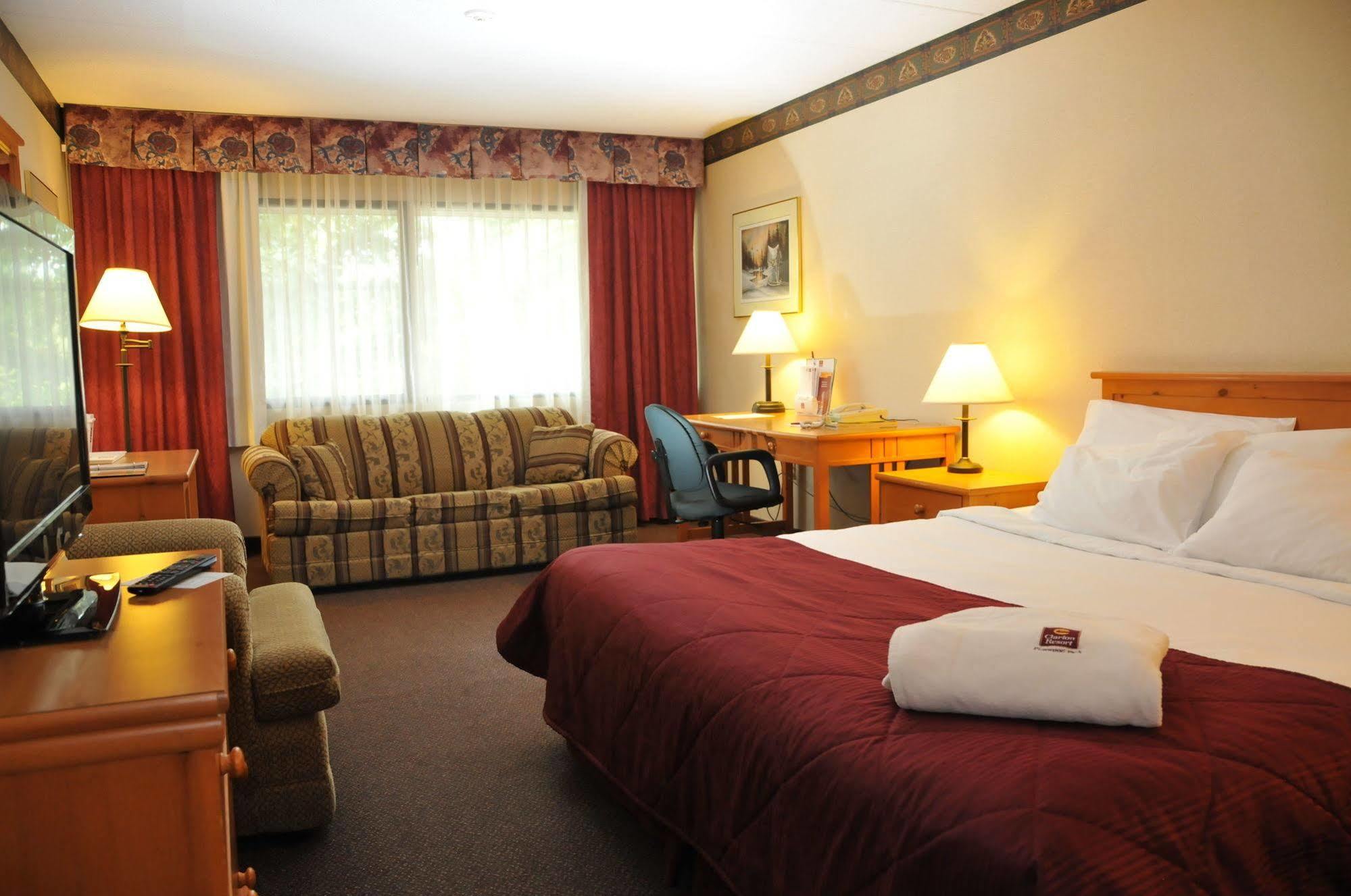 Ramada By Wyndham Pinewood Park Resort North Bay Buitenkant foto