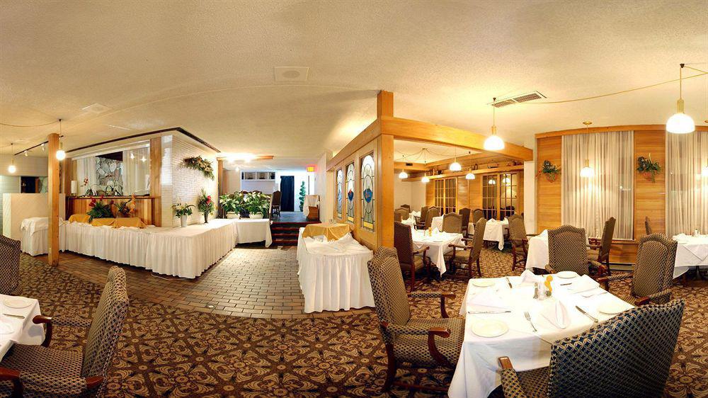 Ramada By Wyndham Pinewood Park Resort North Bay Buitenkant foto